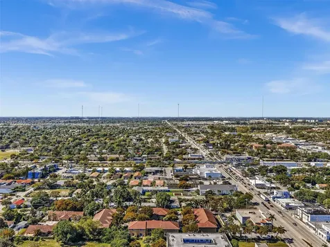 23 SE 3rd Avenue Hallandale Beach FL 33009