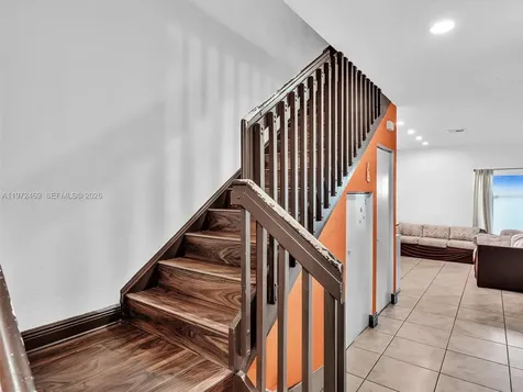 23 SE 3rd Avenue Hallandale Beach FL 33009