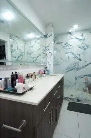 18499 NW 52nd Path Miami Gardens FL 33055