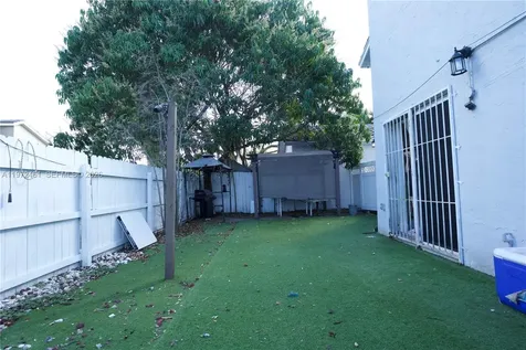 18499 NW 52nd Path Miami Gardens FL 33055