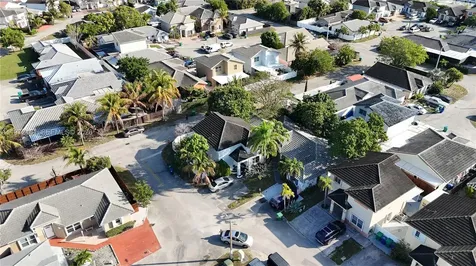18499 NW 52nd Path Miami Gardens FL 33055