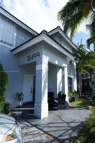 18499 NW 52nd Path Miami Gardens FL 33055