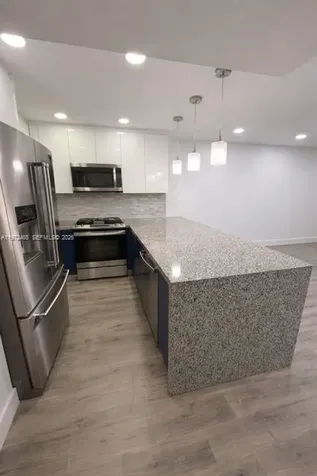 1555 W 44th Place Hialeah FL 33012