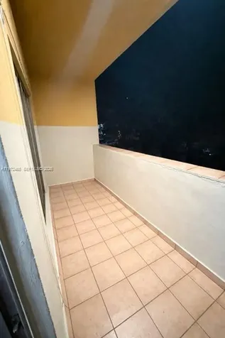 1555 W 44th Place Hialeah FL 33012