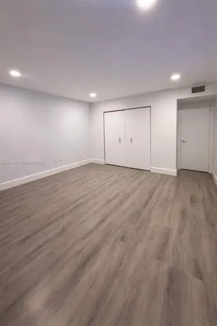 1555 W 44th Place Hialeah FL 33012