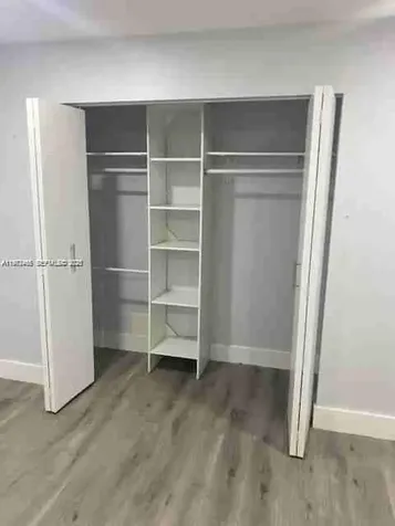 1555 W 44th Place Hialeah FL 33012