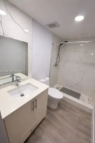 1555 W 44th Place Hialeah FL 33012