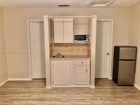 4610 SW 43rd Terrace Dania Beach FL 33314
