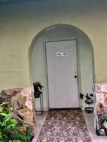 4610 SW 43rd Terrace Dania Beach FL 33314