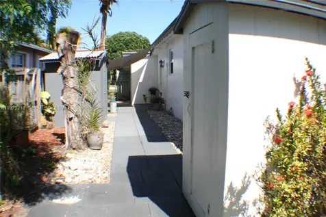 6532 Mayo Street Hollywood FL 33023