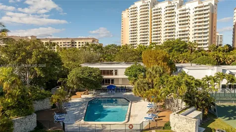 210 Sea View Drive Key Biscayne FL 33149