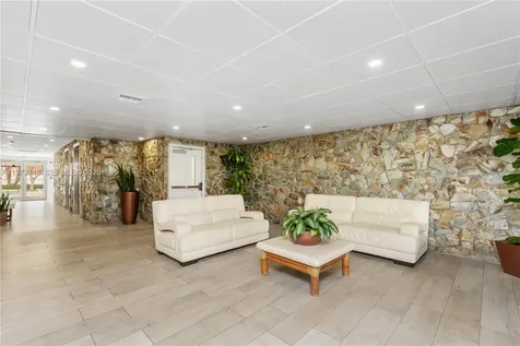 210 Sea View Drive Key Biscayne FL 33149