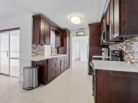 7504 NW 70th Avenue Tamarac FL 33321