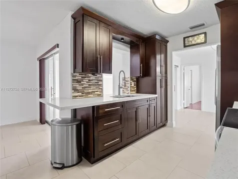 7504 NW 70th Avenue Tamarac FL 33321