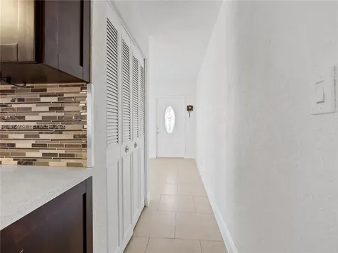 7504 NW 70th Avenue Tamarac FL 33321