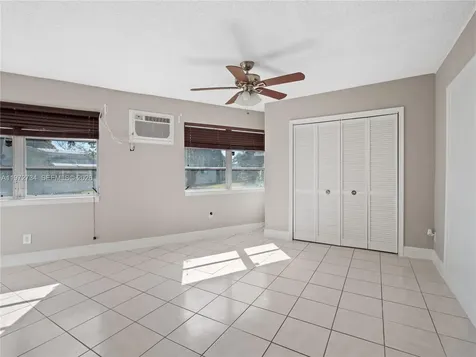 7504 NW 70th Avenue Tamarac FL 33321
