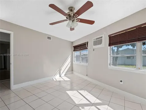 7504 NW 70th Avenue Tamarac FL 33321