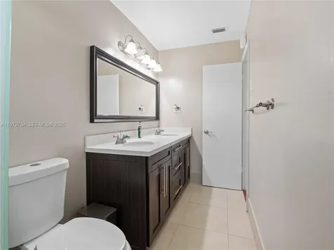 7504 NW 70th Avenue Tamarac FL 33321