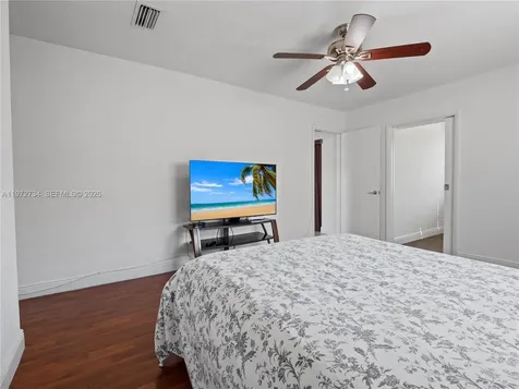 7504 NW 70th Avenue Tamarac FL 33321