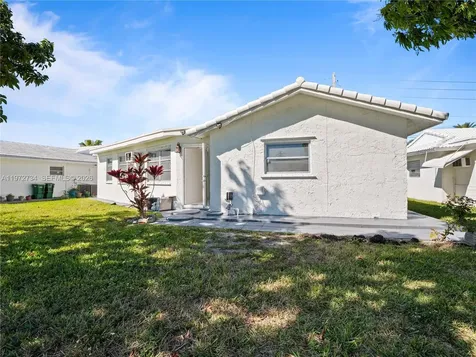 7504 NW 70th Avenue Tamarac FL 33321