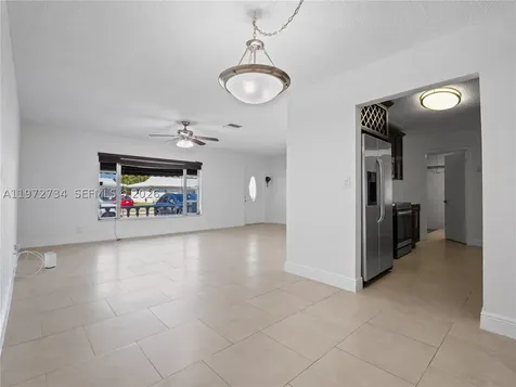 7504 NW 70th Avenue Tamarac FL 33321