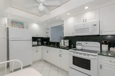 7135 Collins Avenue Miami Beach FL 33141