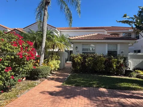 1521 Seagrape Way Hollywood FL 33019