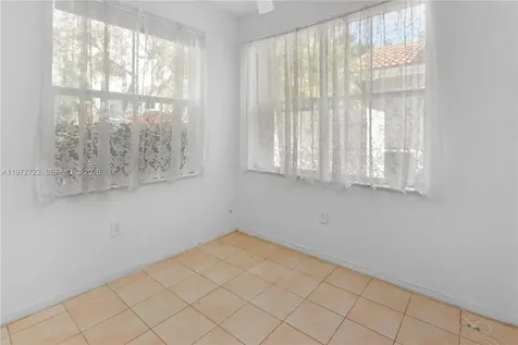 1521 Seagrape Way Hollywood FL 33019