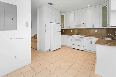 1521 Seagrape Way Hollywood FL 33019