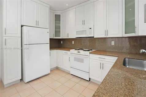 1521 Seagrape Way Hollywood FL 33019