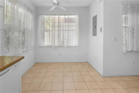 1521 Seagrape Way Hollywood FL 33019