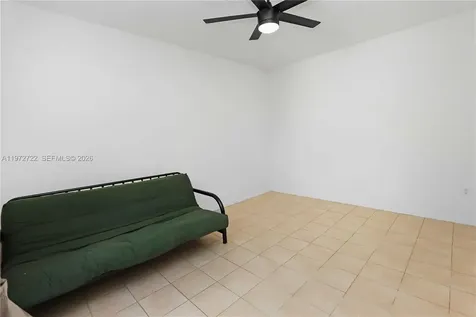 1521 Seagrape Way Hollywood FL 33019