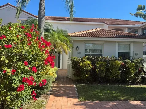 1521 Seagrape Way Hollywood FL 33019