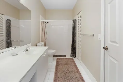 1521 Seagrape Way Hollywood FL 33019