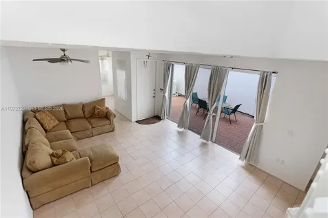 1521 Seagrape Way Hollywood FL 33019