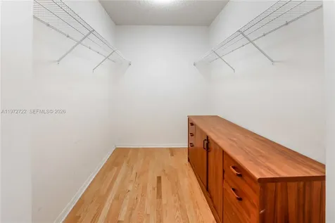 1521 Seagrape Way Hollywood FL 33019
