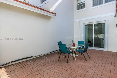 1521 Seagrape Way Hollywood FL 33019