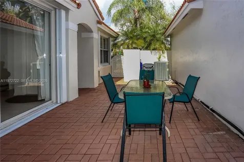 1521 Seagrape Way Hollywood FL 33019