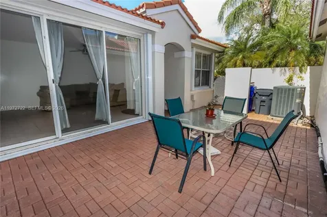 1521 Seagrape Way Hollywood FL 33019