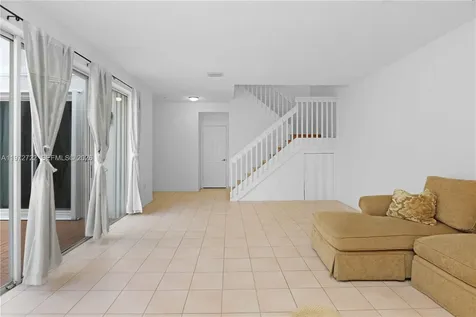 1521 Seagrape Way Hollywood FL 33019
