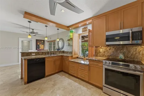 9475 SW 70th Street Miami FL 33173