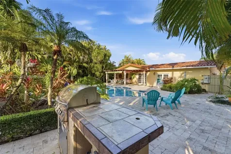 9475 SW 70th Street Miami FL 33173