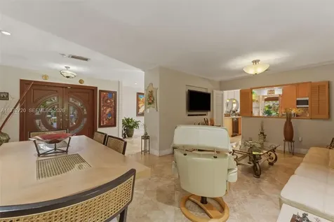 9475 SW 70th Street Miami FL 33173