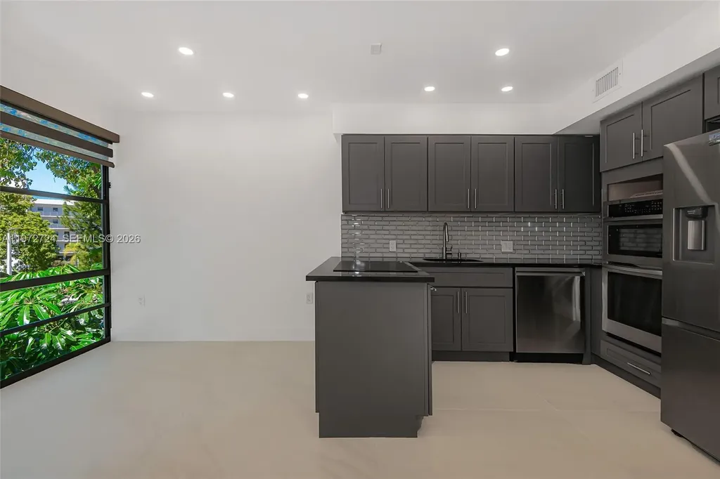 17620 Atlantic Boulevard Sunny Isles Beach FL 33160