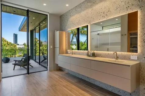 2145 Meridian Avenue Miami Beach FL 33139
