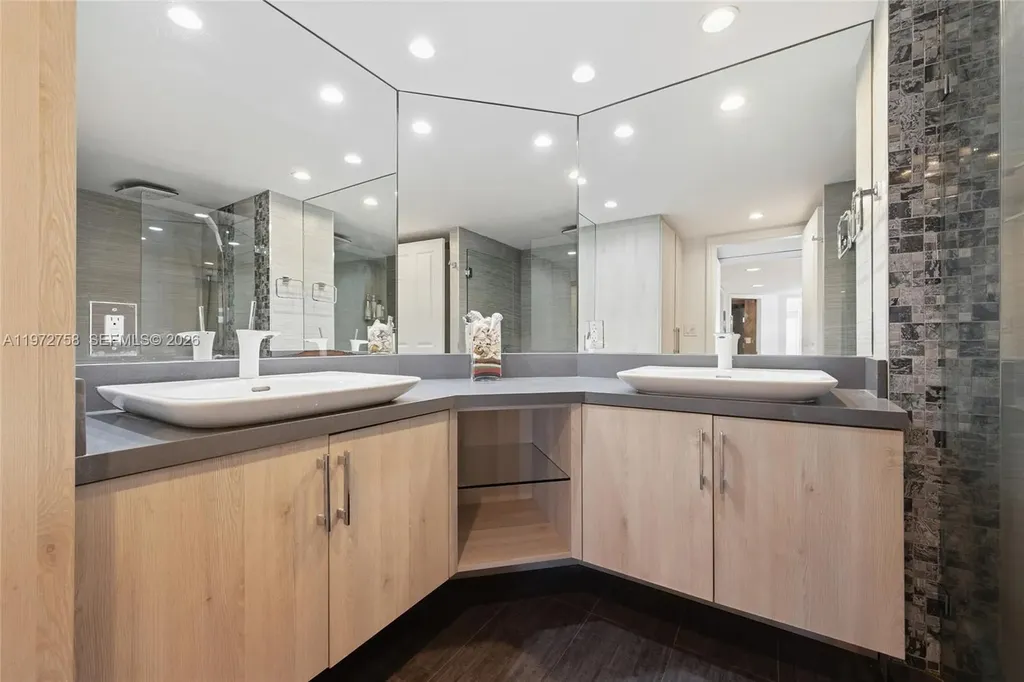 2200 S Ocean Lane Fort Lauderdale FL 33316