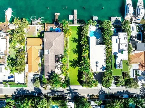 253 N Coconut Lane Miami Beach FL 33139
