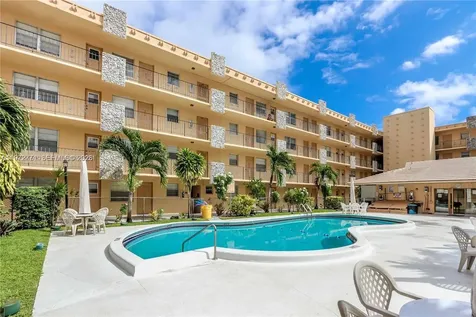 2145 Pierce Street Hollywood FL 33020