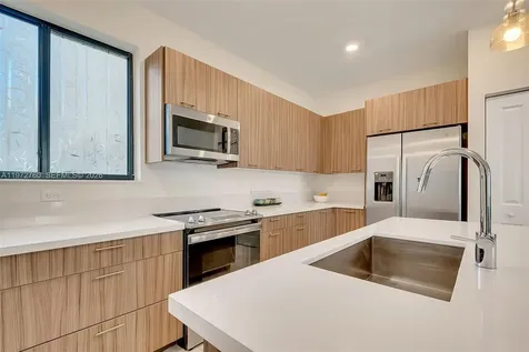 4652 NW 83rd Avenue Doral FL 33166