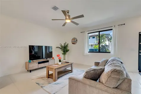 4652 NW 83rd Avenue Doral FL 33166